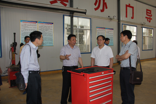 南陽工業(yè)學(xué)校汽車實(shí)訓(xùn)