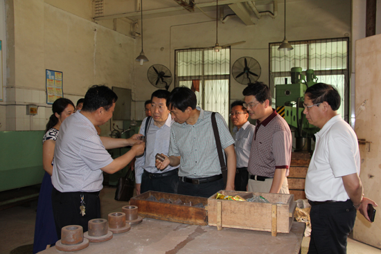 南陽工業(yè)學(xué)校領(lǐng)導(dǎo)視察